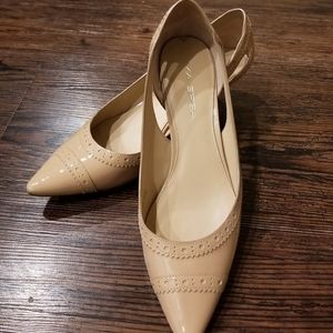 EUC Via Spiga Nude Kitten Heels